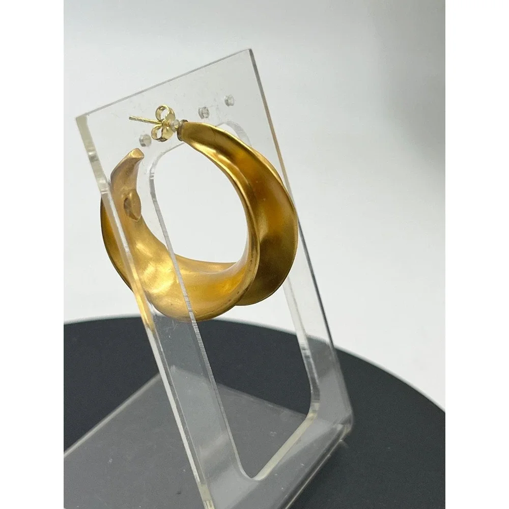 Kenneth Lane KJL Vintage Gold Tone Wider Hoop Clip on Earring  * Single - Picture 9 of 13